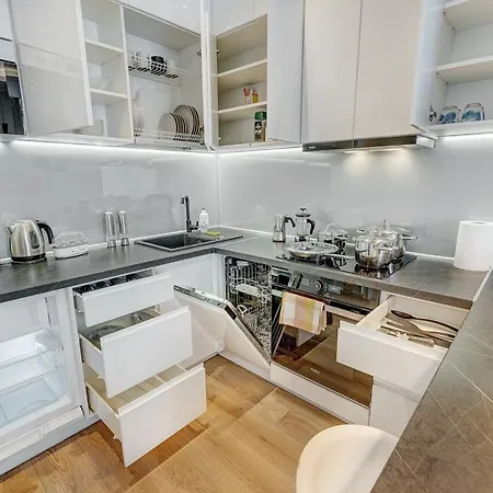 Happy Emporia, Self Chek-in, Parking In The Underground Garage Lägenhet