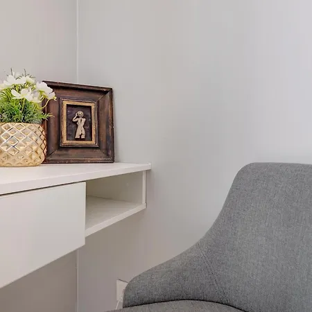 Happy Emporia, Self Chek-in, Parking In The Underground Garage