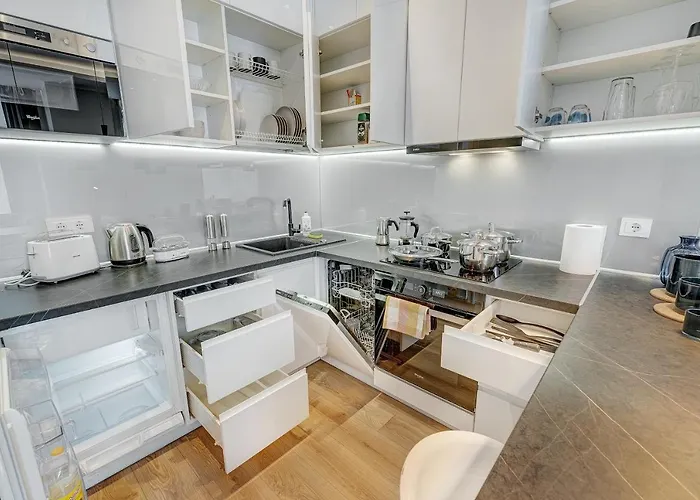 Happy Emporia, Self Chek-in, Parking In The Underground Garage Appartement