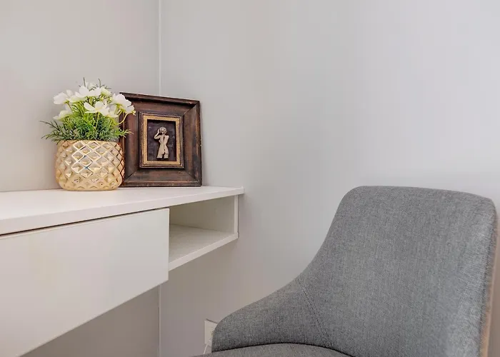 Happy Emporia, Self Chek-in, Parking In The Underground Garage