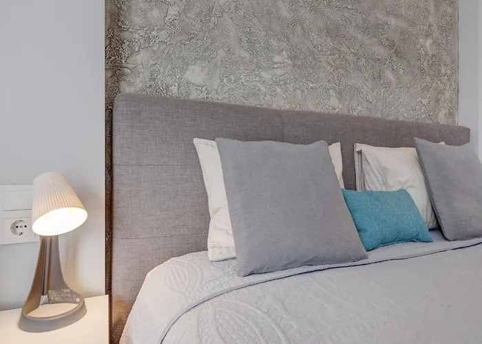 Happy Emporia, Self Chek-in, Parking In The Underground Garage Appartement Vilnius