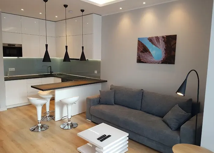 Happy Emporia, Self Chek-in, Parking In The Underground Garage アパート