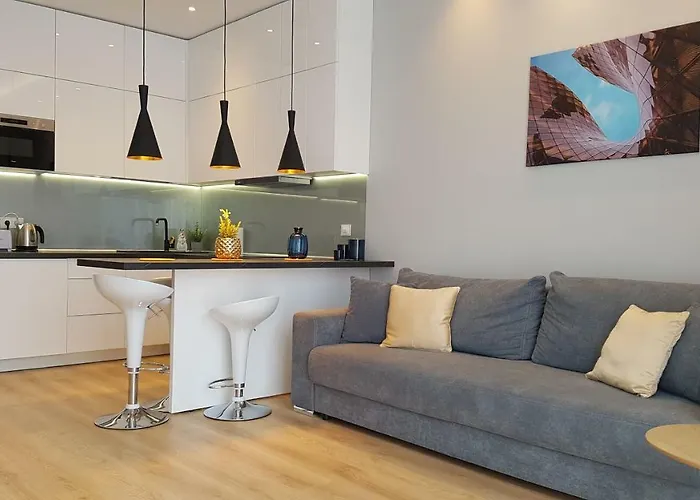 Happy Emporia, Self Chek-in, Parking In The Underground Garage アパート *