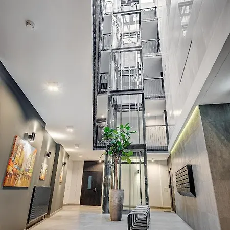 Happy Emporia, Self Chek-in, Parking In The Underground Garage Apartman Vilnius