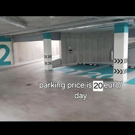 Happy Emporia, Self Chek-in, Parking In The Underground Garage Apartman