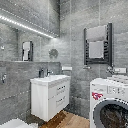 Happy Emporia, Self Chek-in, Parking In The Underground Garage Apartment Vilnius