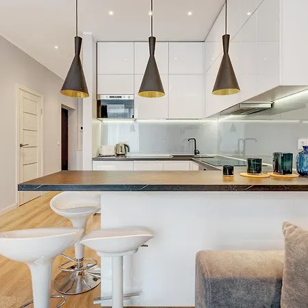 Happy Emporia, Self Chek-in, Parking In The Underground Garage Apartment *