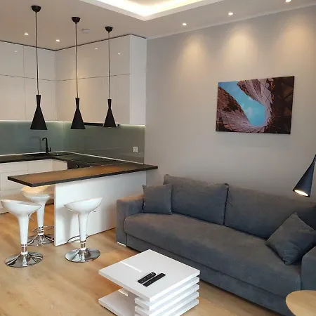 Happy Emporia, Self Chek-in, Parking In The Underground Garage Apartment